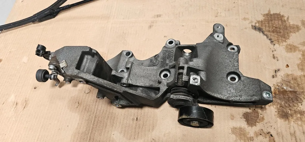 Suport accesorii Vw Golf 6 / Passat B7 / Skoda Octavia 2 Facelift 1.6 TDI 2009 2010 2011 2012