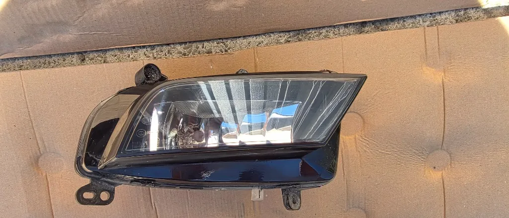 Proiector ceata dreapta Audi A4 B8 Facelift 2012 2013 2014 2015