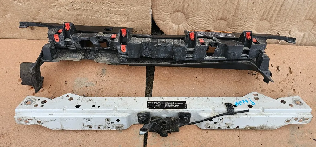 Trager / traversa superiosa Opel Astra J 2010 2011 2012 2013