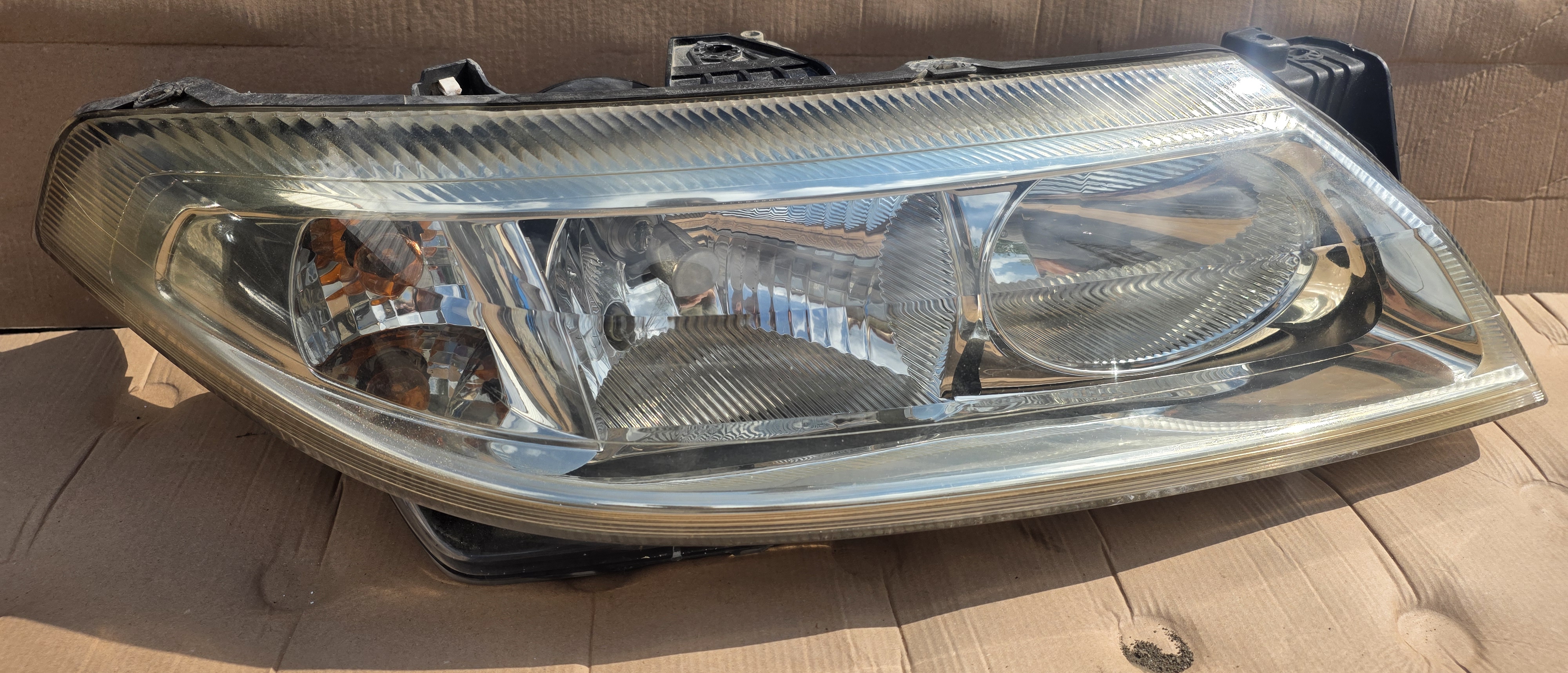 Far dreapta Renault Laguna 2 2002 2003 2004 2005 2006