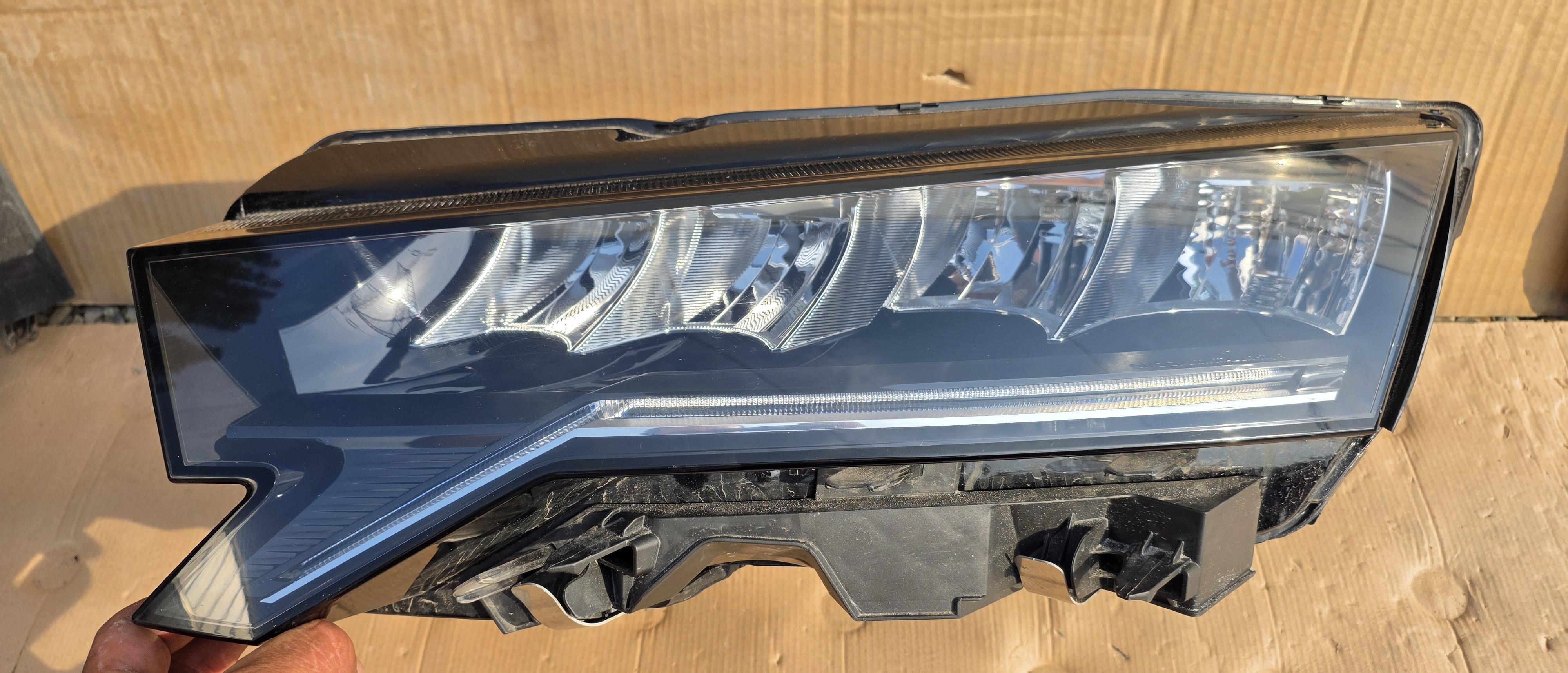 Far stanga LED Skoda Octavia 4 Facelift 2024 2025