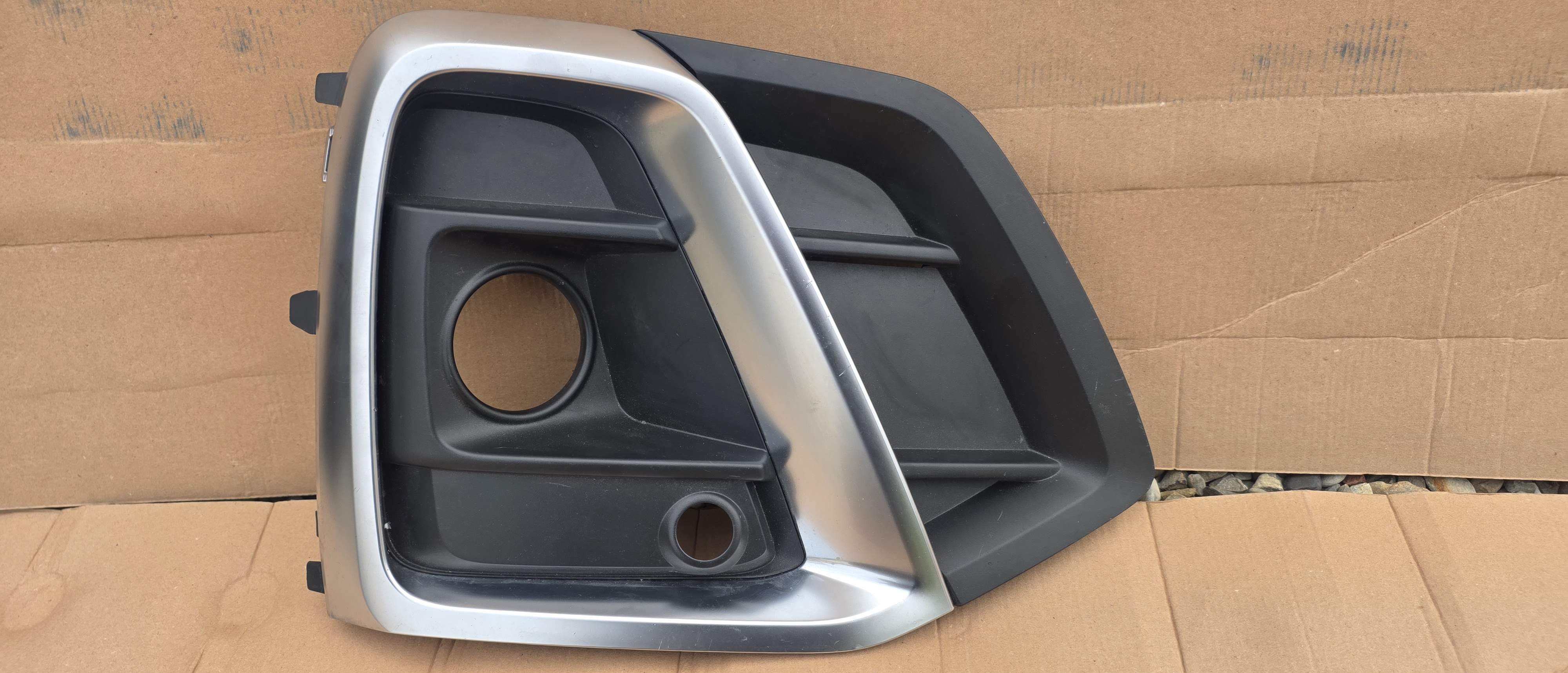 Grila bara fata / proiector dreapta AUDI Q5 Fy Facelift S-Line 2021 2022 2023 2024