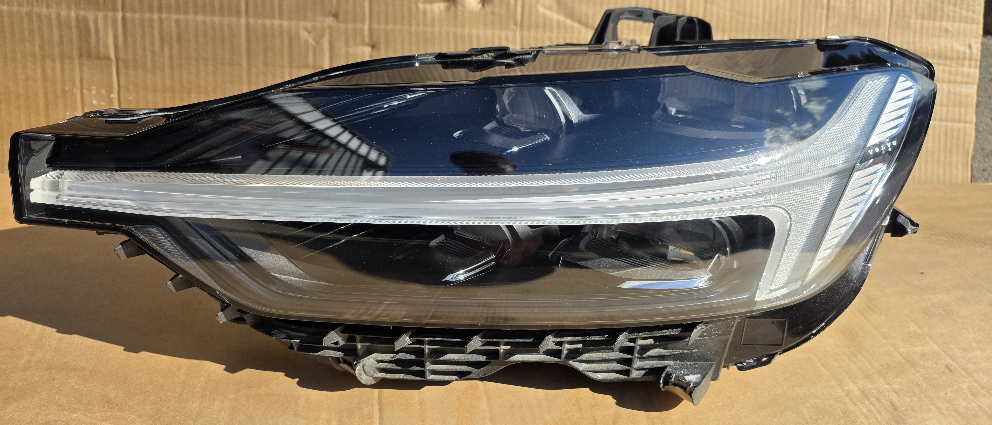 Far stanga Full Led Volvo XC60 Facelift 2022 2023 2024
