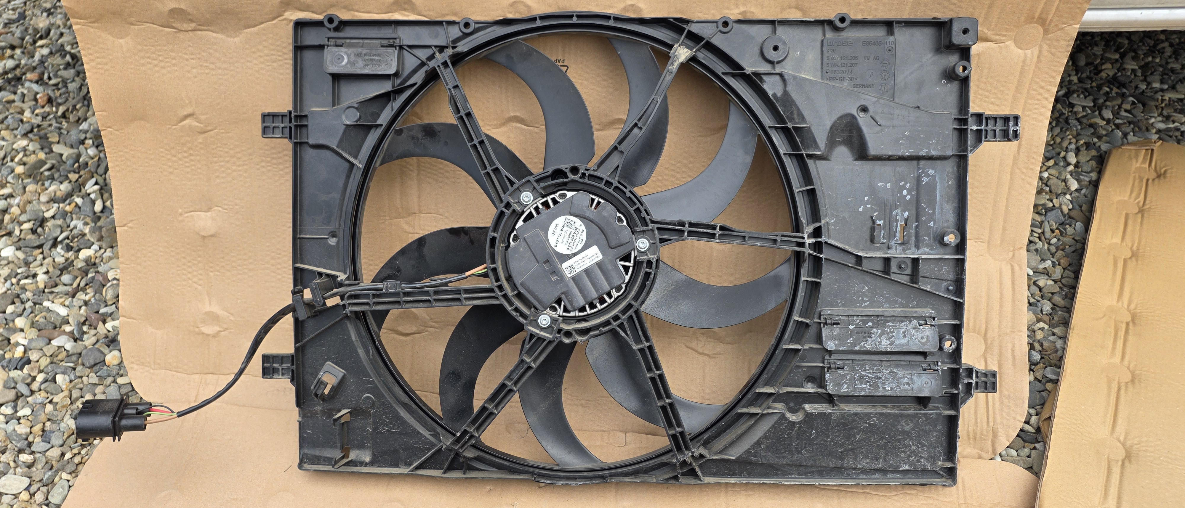 Electroventilator Racire Vw Golf 8 / Skoda Octavia 4 / Karoq / Kodiaq 1.5 TSI / 2.0 TDI 2021 2022 2023 2024