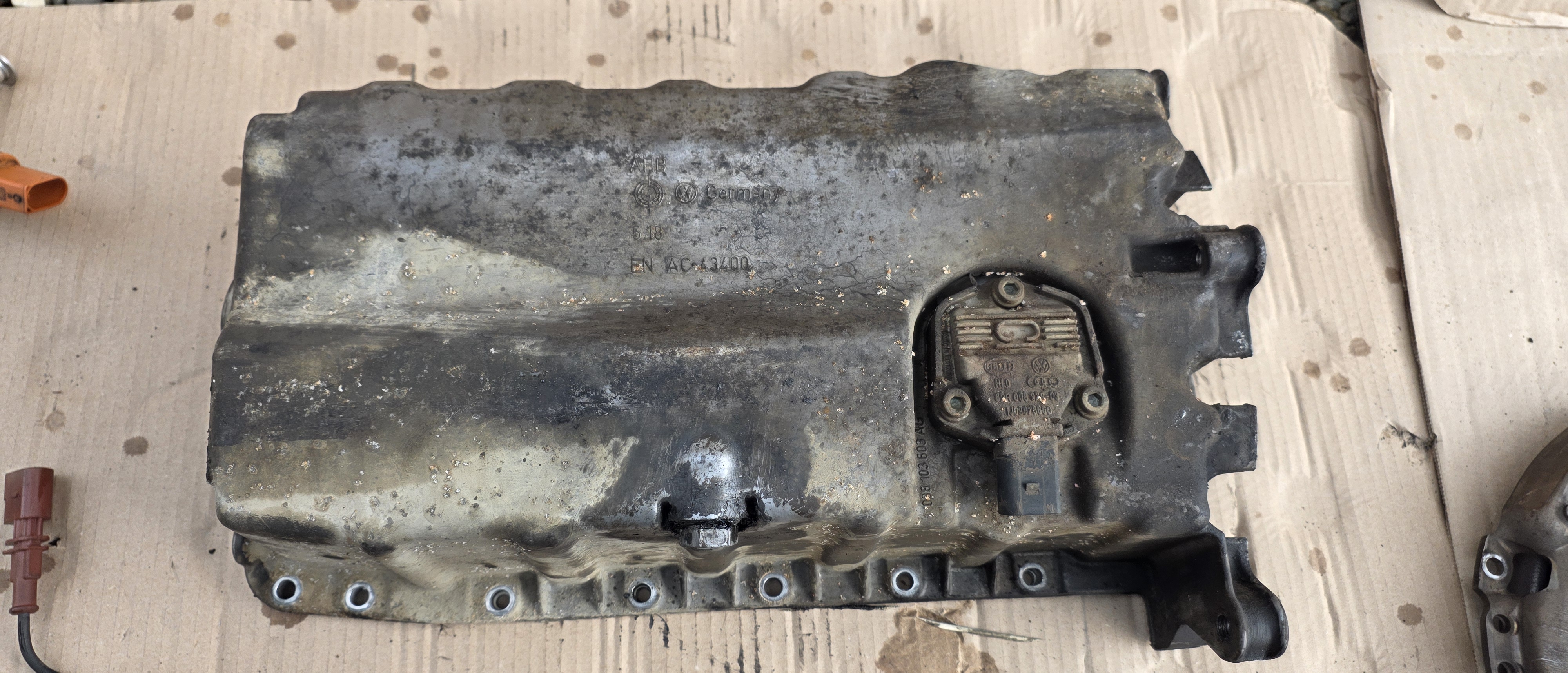 Baie de ulei motor BKD VW Golf 5 2.0 TDI 2004 2005 2006 2007