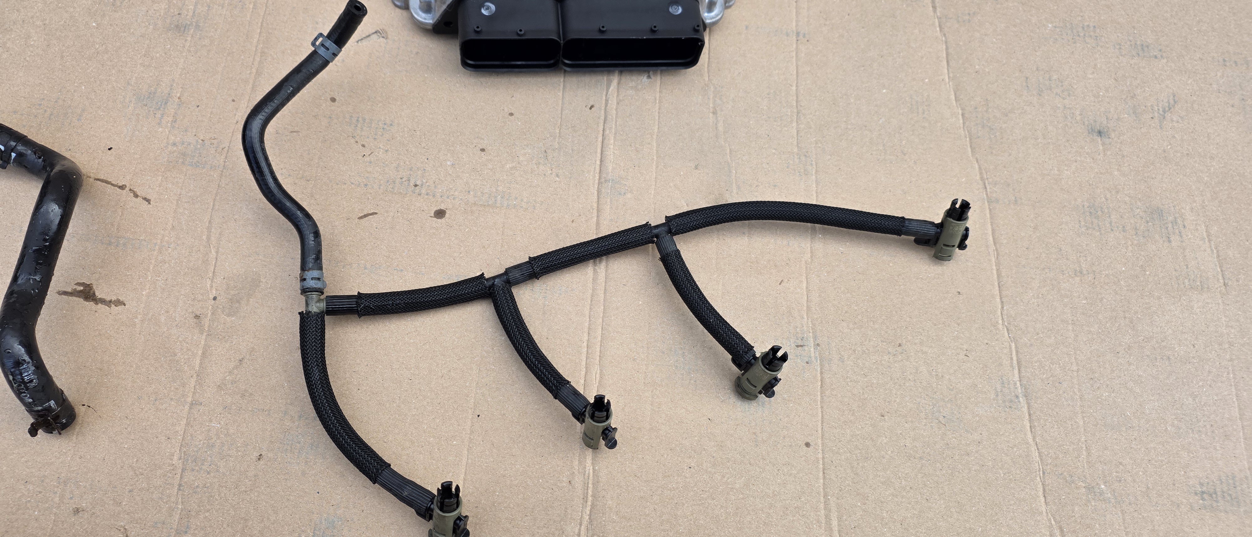 Rampa retur injectoare Skoda Octavia 3 / Vw Golf 7 1.6 TDI CXX DDY 2015 2016 2017 2018