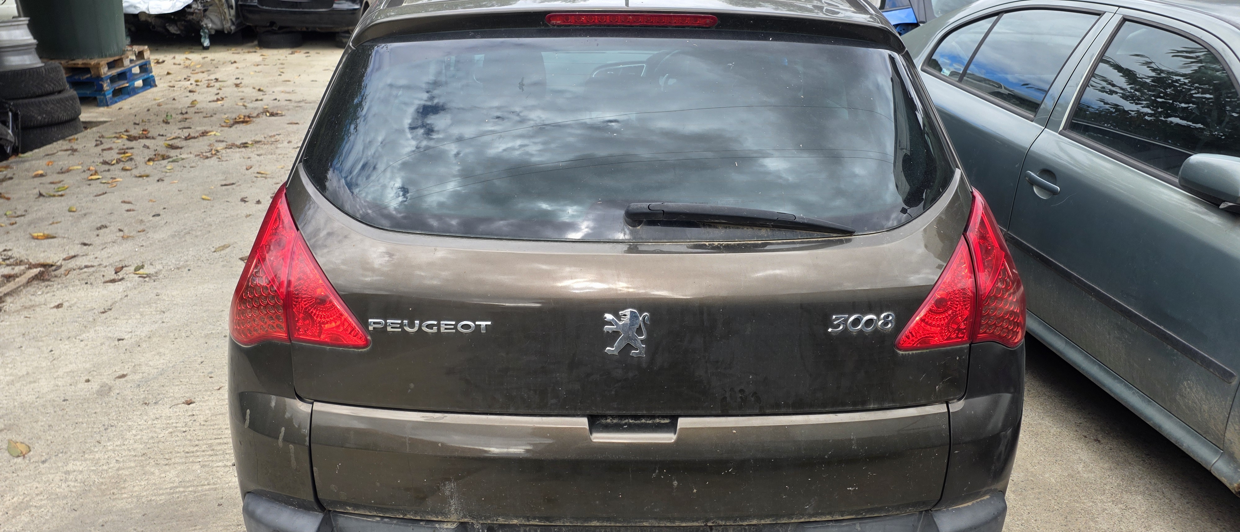 Stop stanga / dreapta haion Peugeot 3008 an 2010 2011 2012 2013