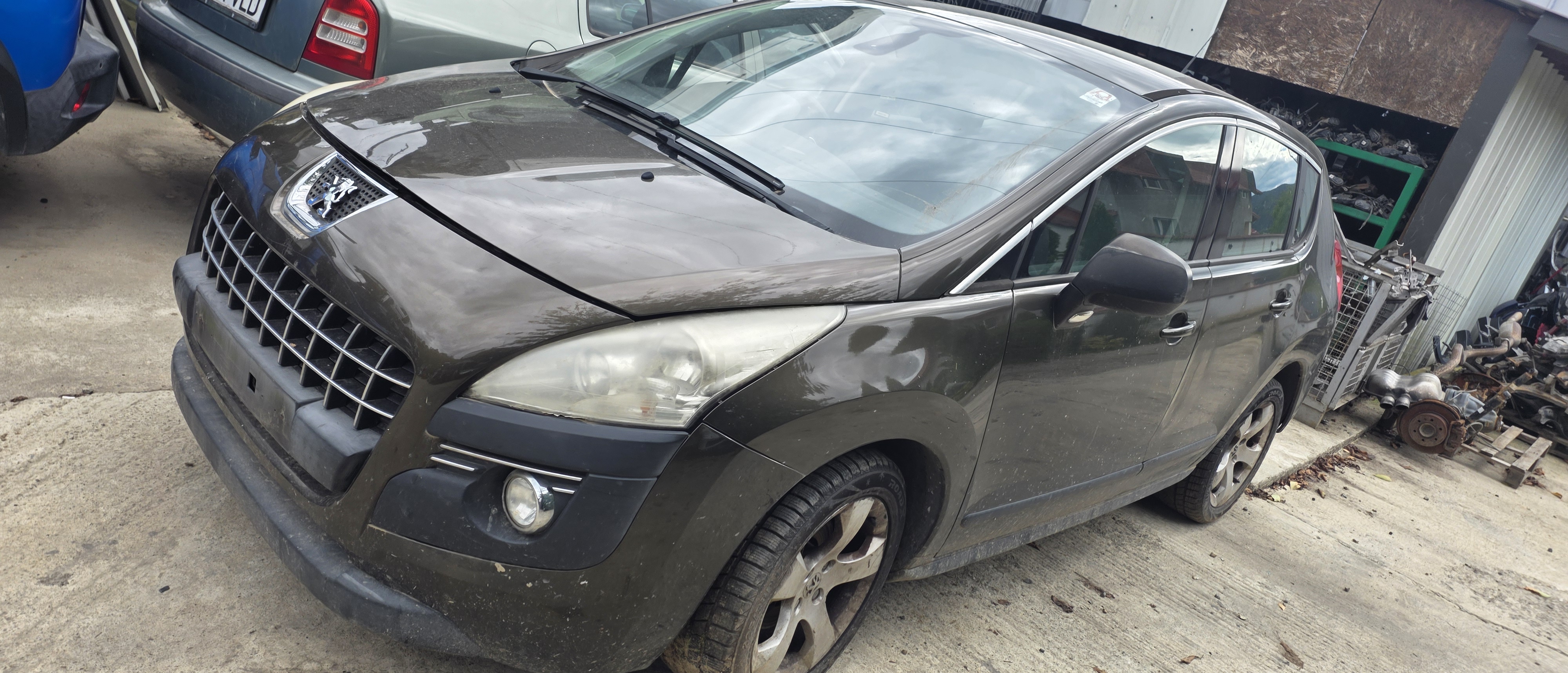Aripa stanga / dreapta fata Peugeot 3008 an 2010 2011 2012 2013