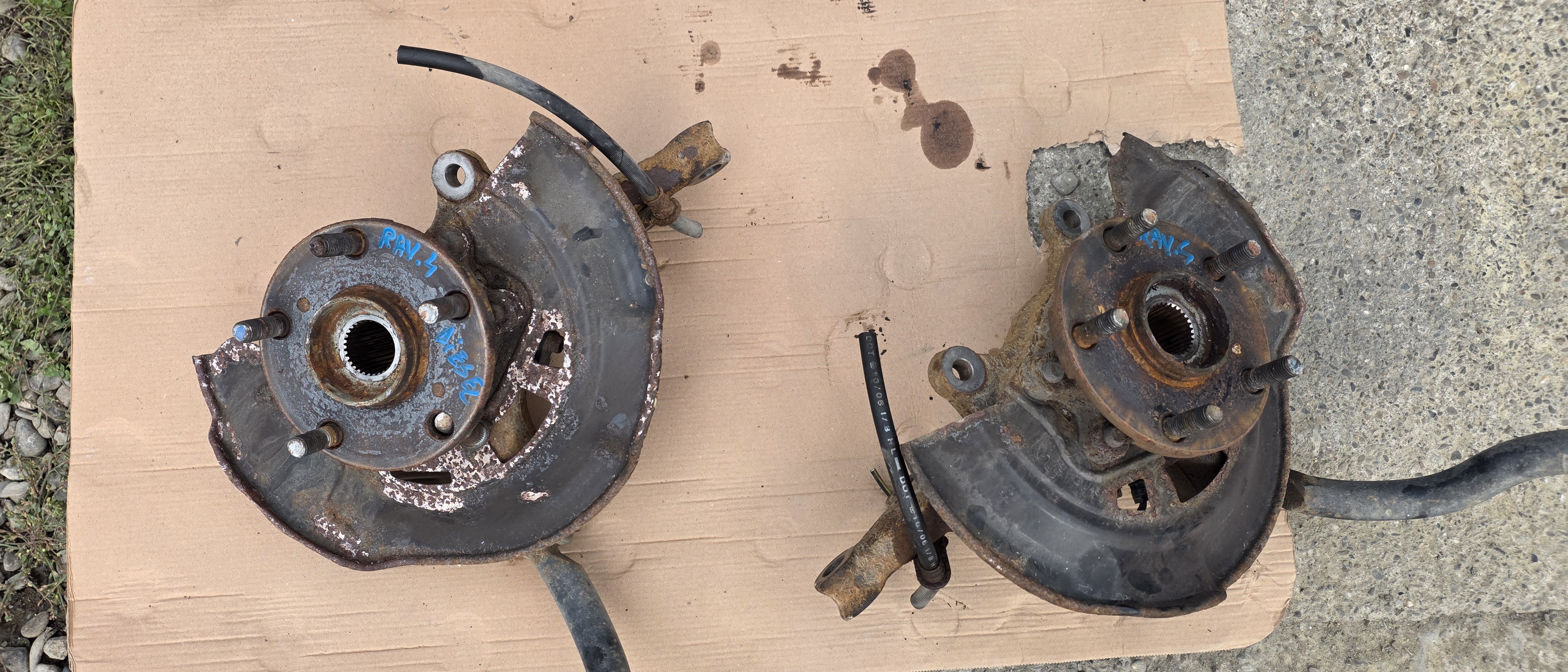Fuzeta stanga / dreapta fata Toyota Rav 4 2.2 Diesel 4x4 2007 2008 2009 2010