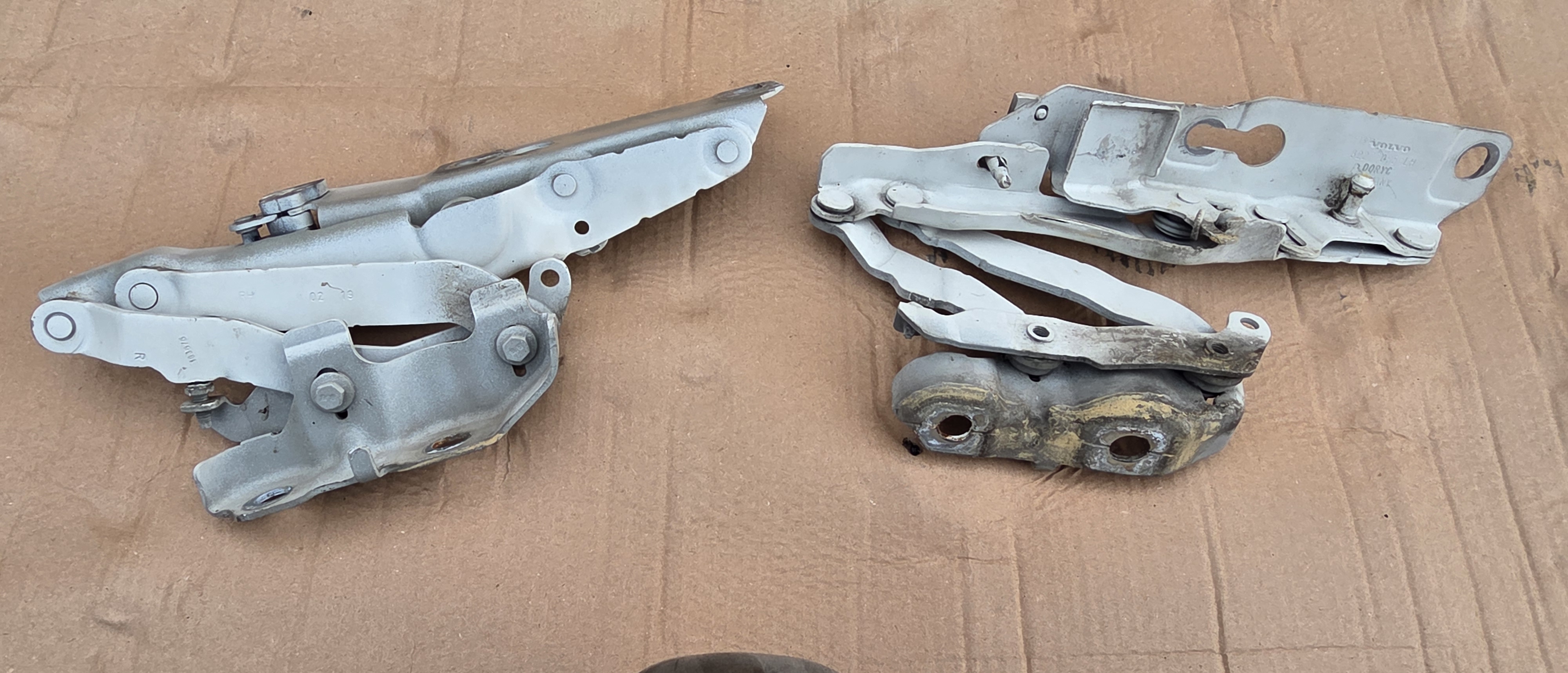 Set balamale capota motor Volvo V60 / S60 2019 2020 2021 2022 2023 2024