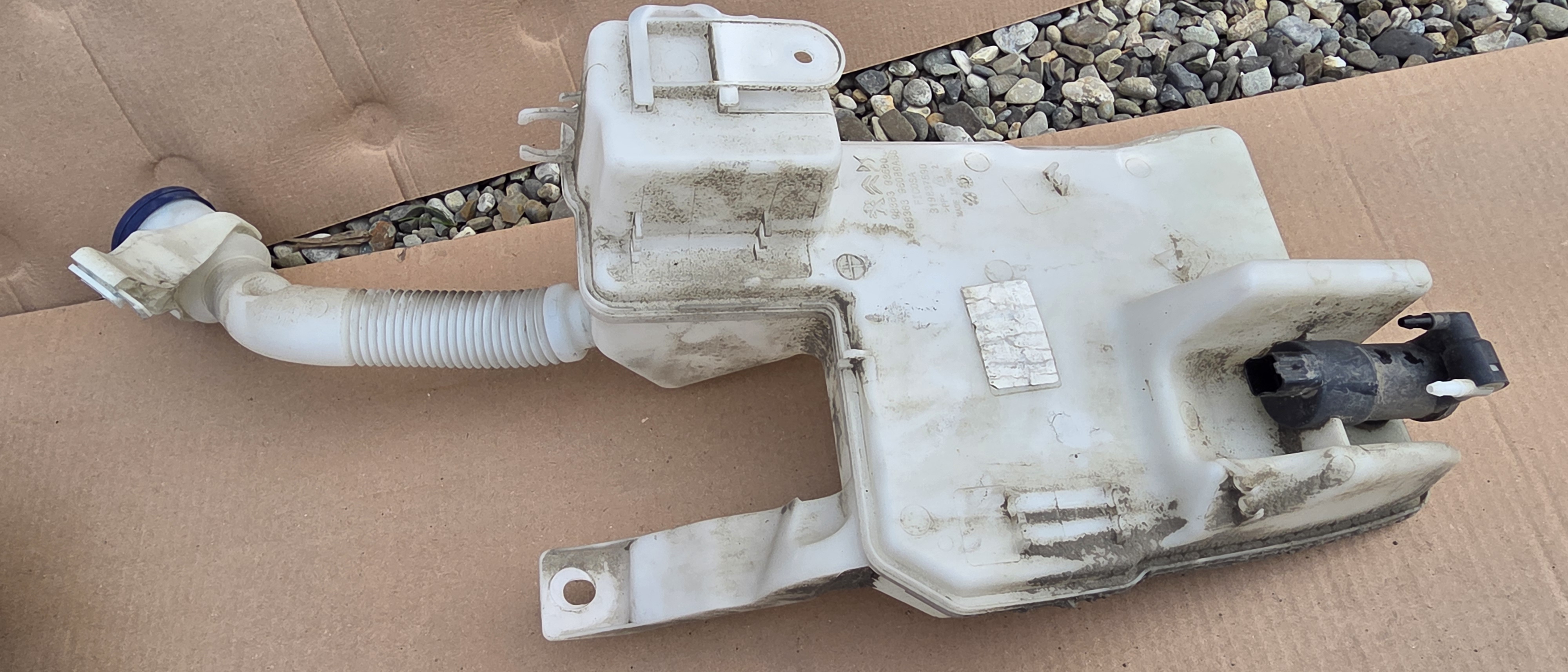 Vas lichid Parbriz Peugeot 2008 / Opel Corsa F 2019 2020 2021 2022 2023 2024