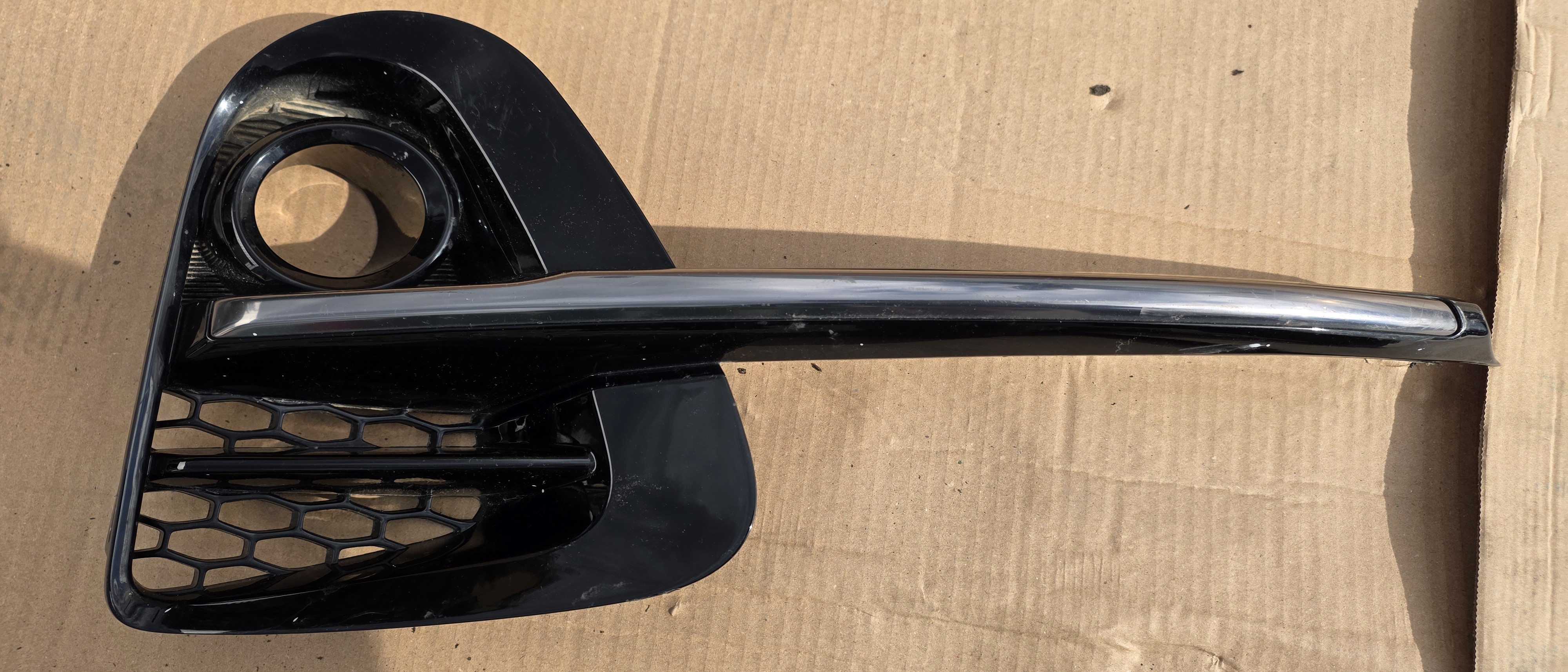Grila proiector stanga Kia X Ceed 2019 2020 2021 2022
