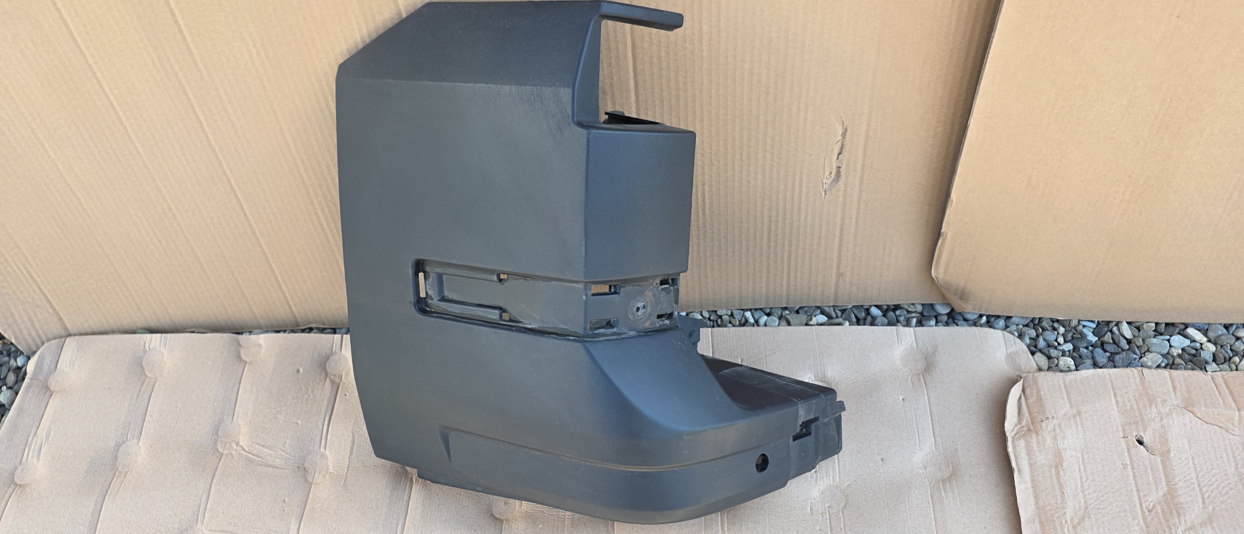 Flaps / colt bara stanga spate Vw Crafter 7C 2018 2019 2020 2021 2022 2023