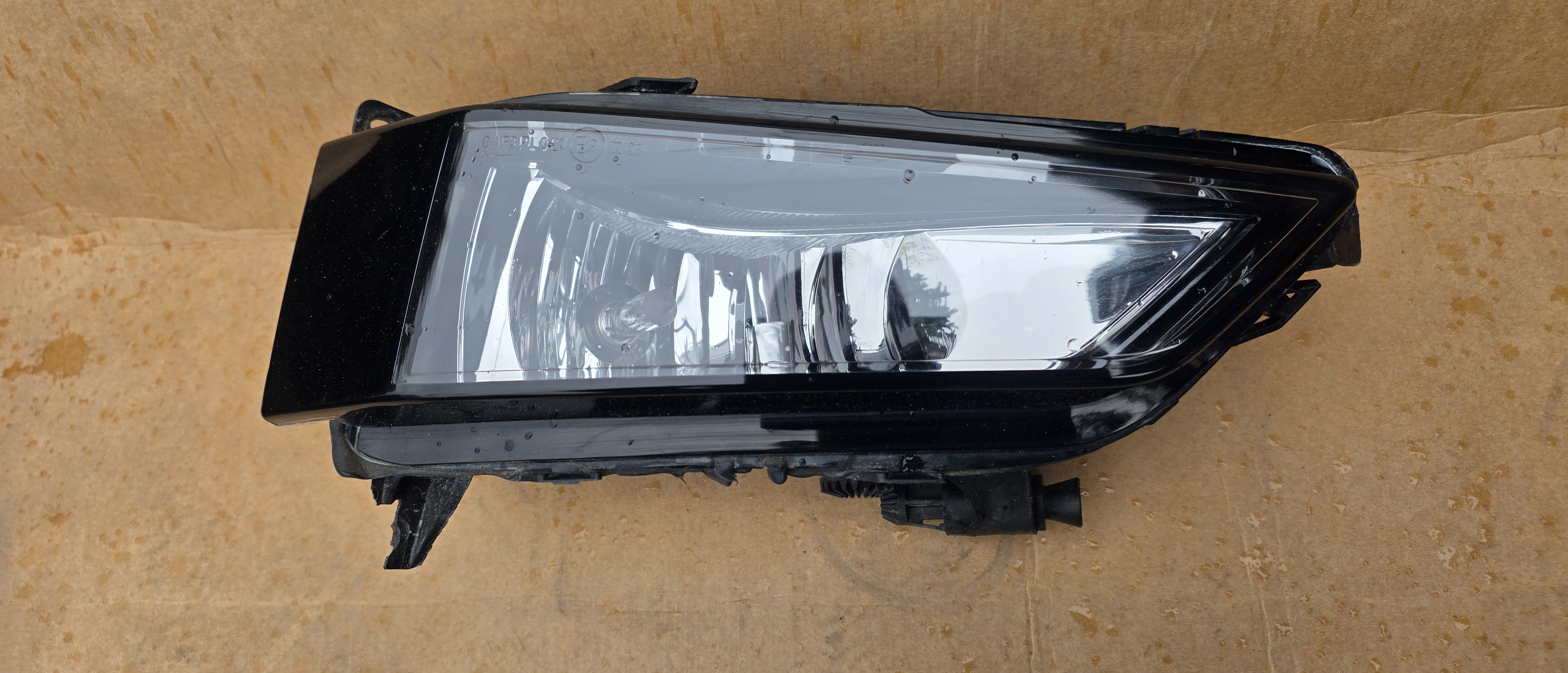 Proiector ceata dreapta Skoda Fabia 4 2022 2023 2024 2025