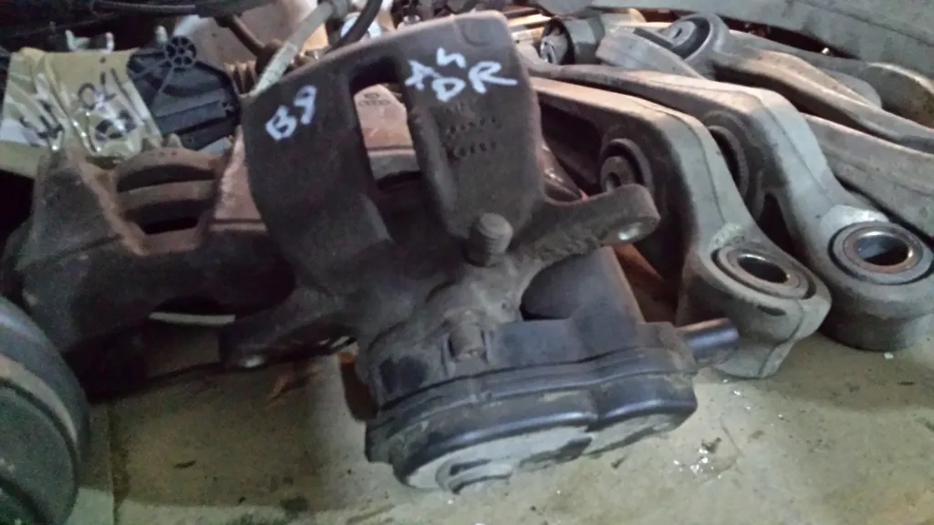 Motoraș etrier spate Audi A4 B8 2.0 TDI — testat pe stand