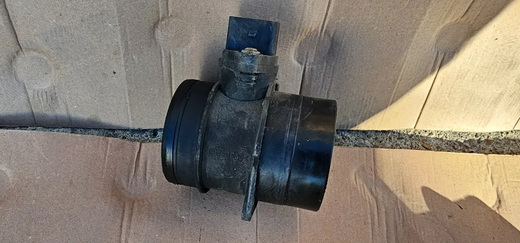 Debitmetru aer Vw Passat B6 2.0 tdi BMR BMP BKP BMA BMN 2005 2006 2007 2008