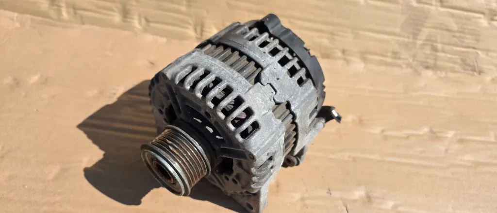 Alternator Vw Passat B6 / Passat B7 1.6 TDI CAY 2011 2012 2013 2014