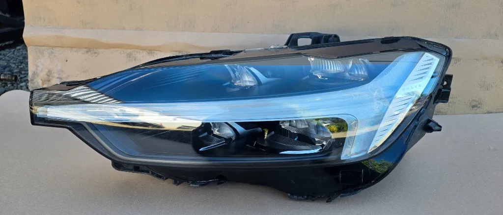 Far stanga Full Led Volvo XC60 Facelift 2022 2023 2024