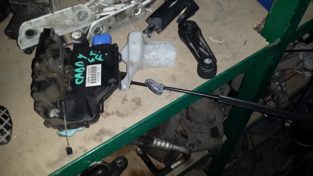 Yala Usa Fata Vw Caddy 2003 2004 2005 2005 2007 2008