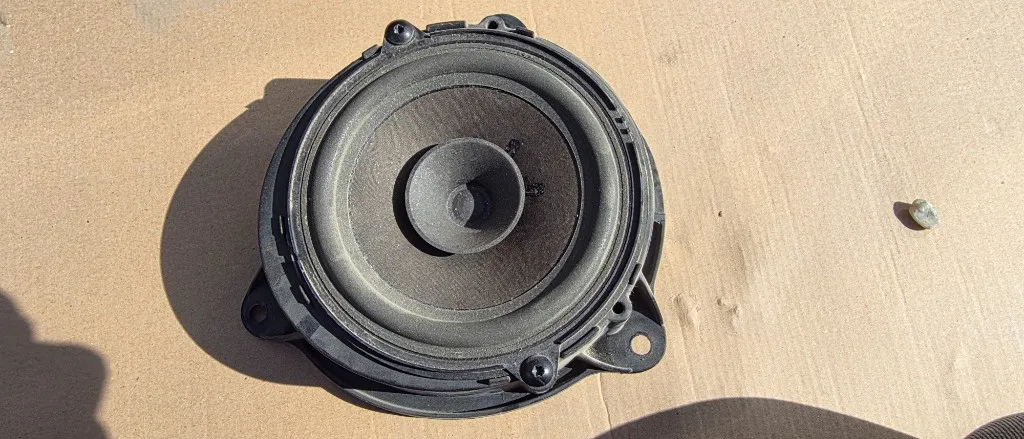 Boxa usa fata Renault Kangoo 2 2011 2012 2013 2014 2015 2016